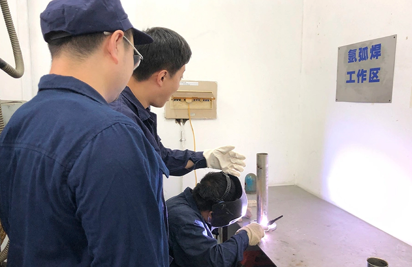 【师带徒活动】&ldquo;师带徒促成长 凝聚企业正能量&rdquo;系列报道之yl23455永利集团官网六厂&ldquo;师带徒&rdquo;活动