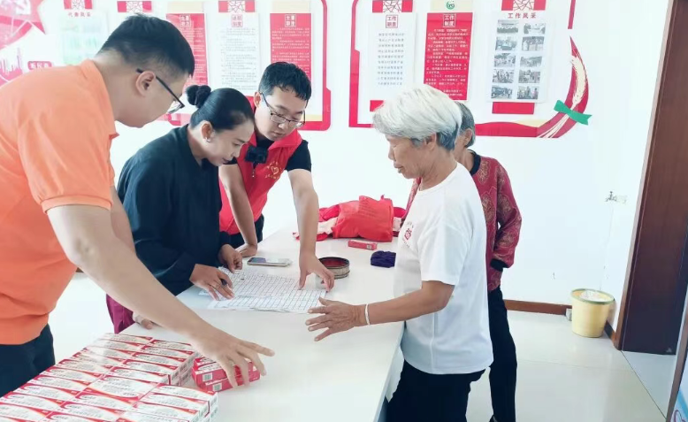 yl23455永利集团官网基金会深入佳木斯市桦南县愚公村开展药品捐赠活动